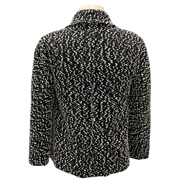 CHANEL BLACK / WHITE 2019 LA PAUSA CC BUTTON WOOL TWEED BELTED JACKET - Picture 3 of 9